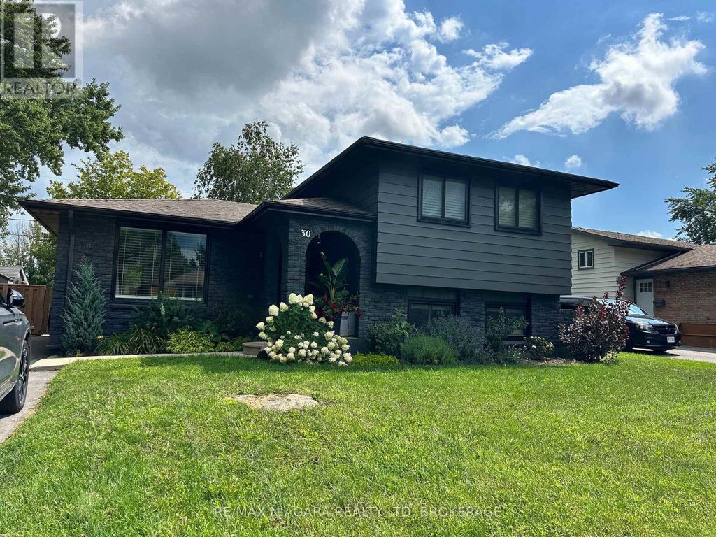 Lower - 30 Colonial Street, Welland (n. Welland)