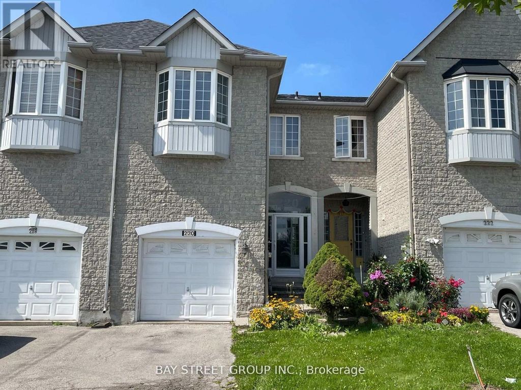 220 Yorkland Street, Richmond Hill (devonsleigh)
