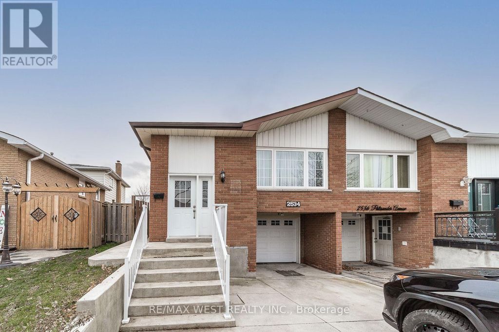 2534 Palisander Avenue, Mississauga (cooksville)