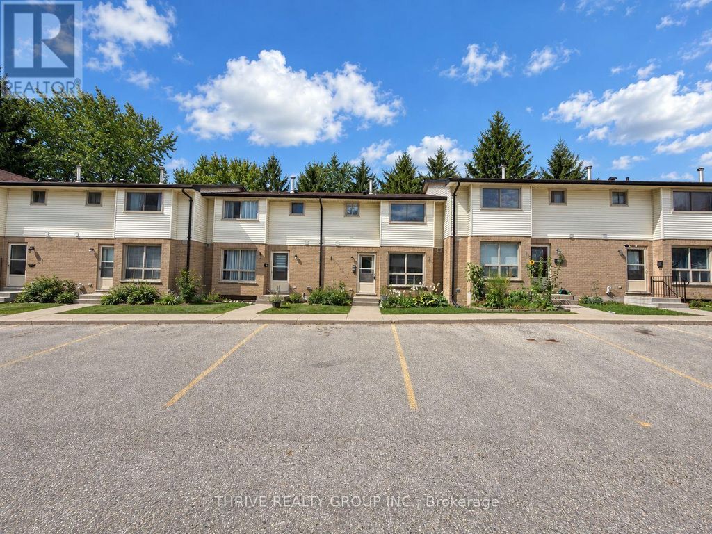 17 - 126 Belmont Drive, London South (south O)