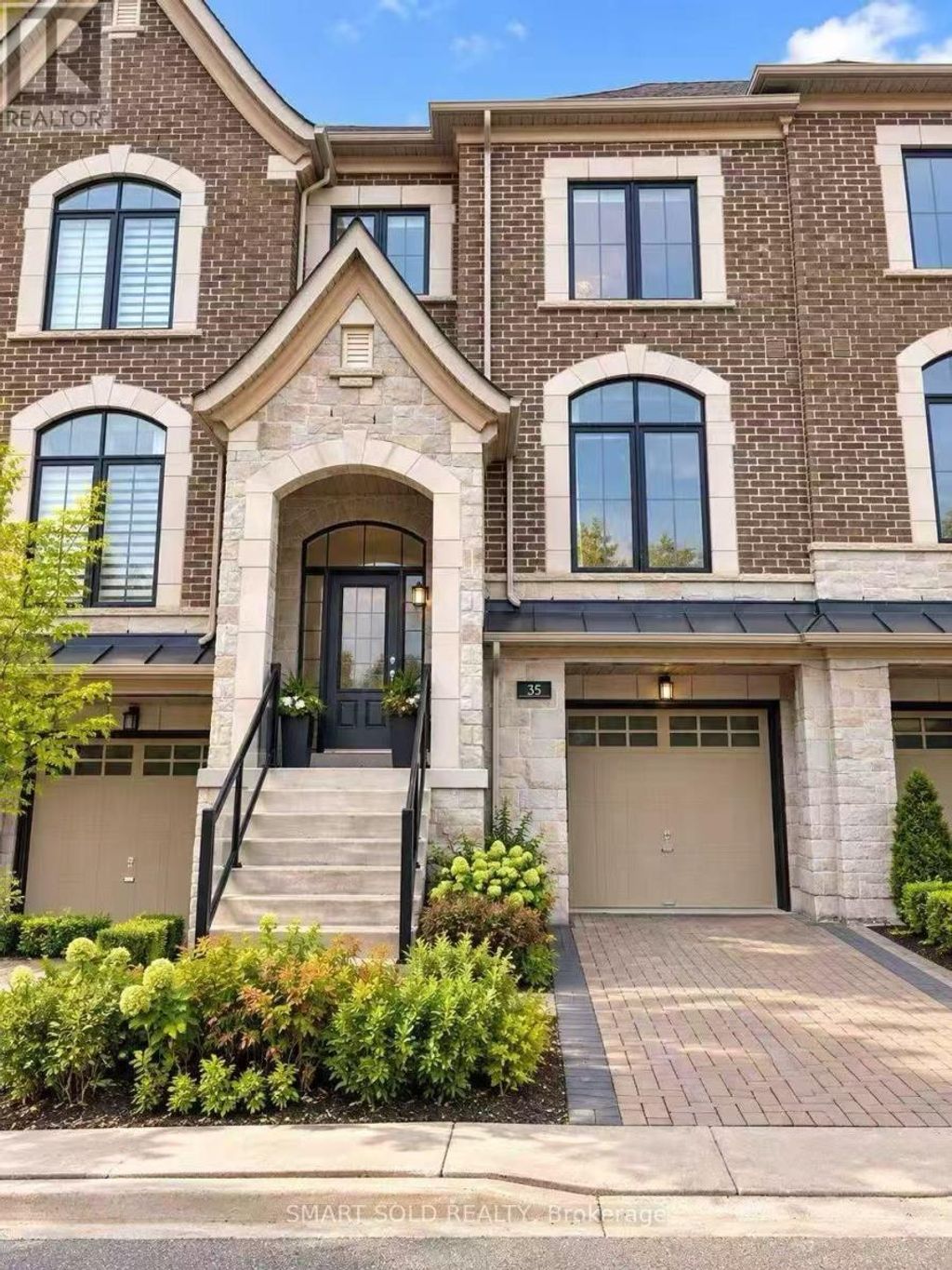 35 Duncombe Lane, Richmond Hill (south Richvale)
