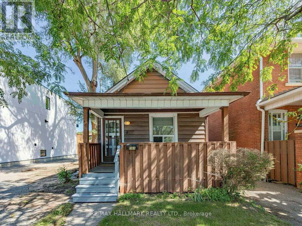 201 Linsmore Crescent, Toronto (danforth Village-East York)