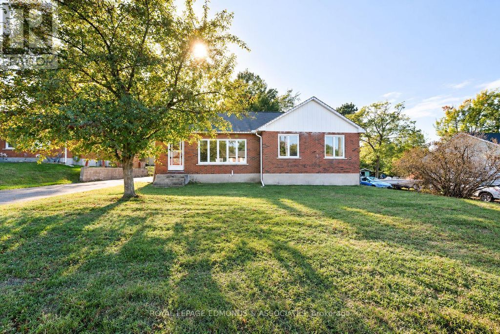 55 Selkirk Street, Petawawa