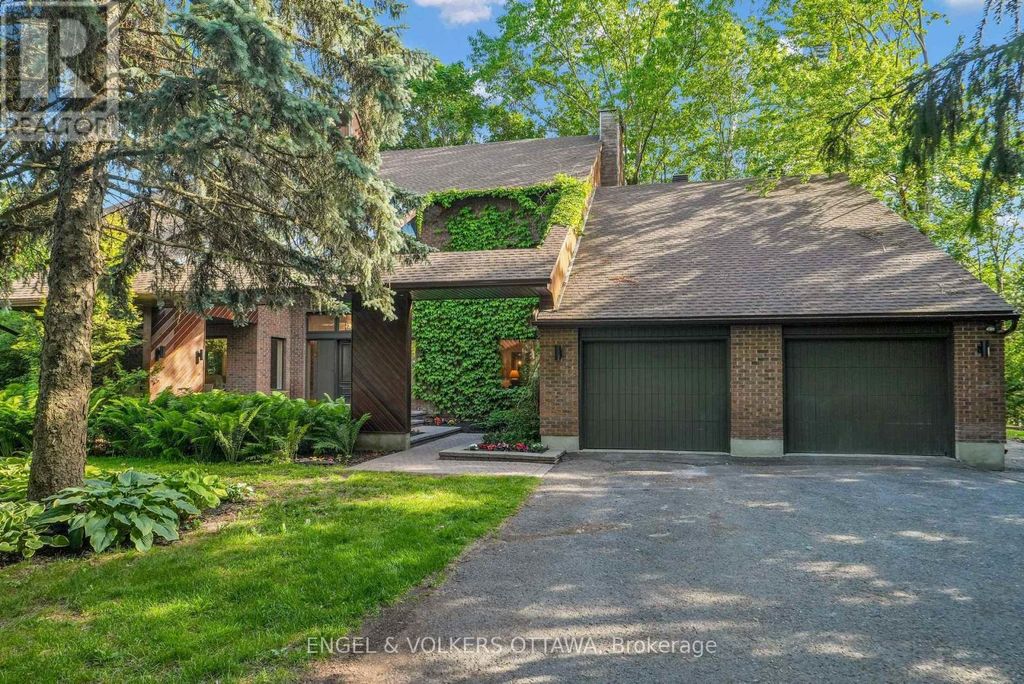 7 Mid Pines Grove, Ottawa