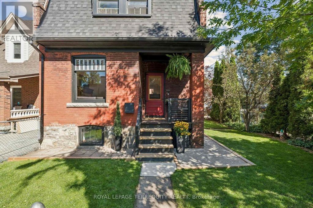 2 Wright Avenue, Toronto (roncesvalles)