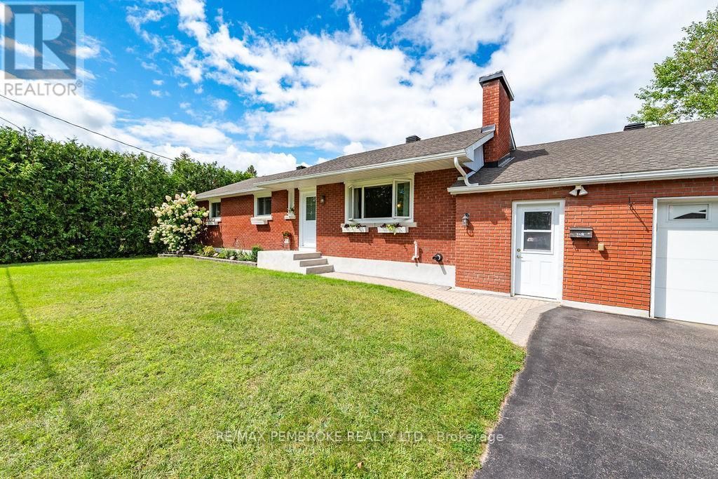 13 Sunset Crescent, Petawawa