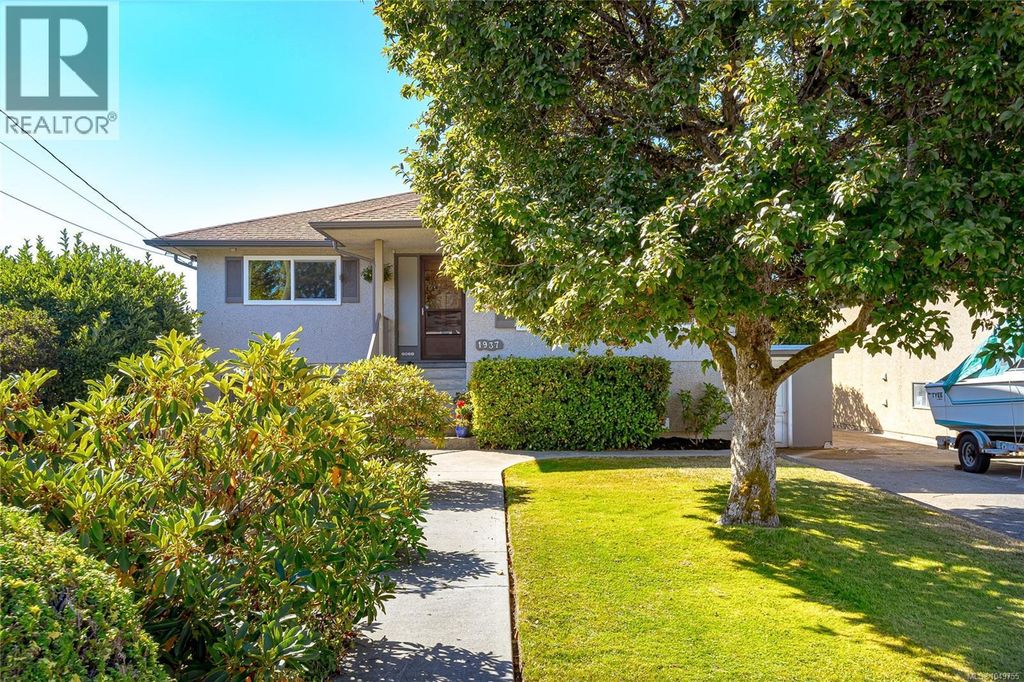 1937 Newton St, Saanich
