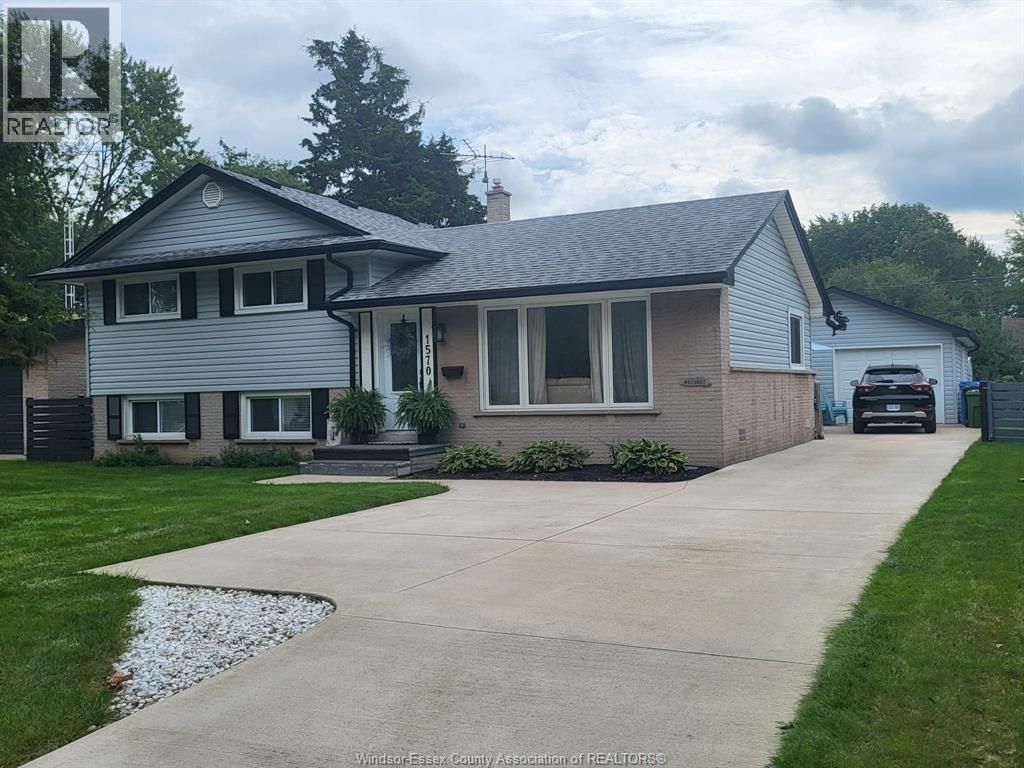 1570 Stratford Court, Windsor