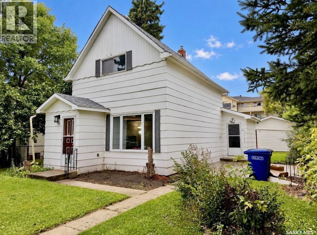 611 6th Street, Humboldt