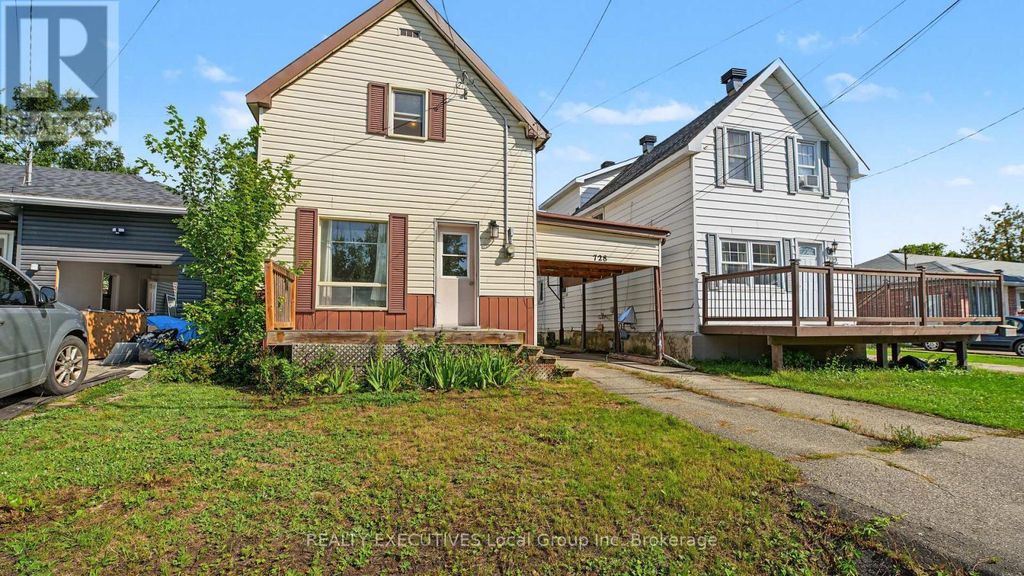 728 Reynolds Street, North Bay (west End)