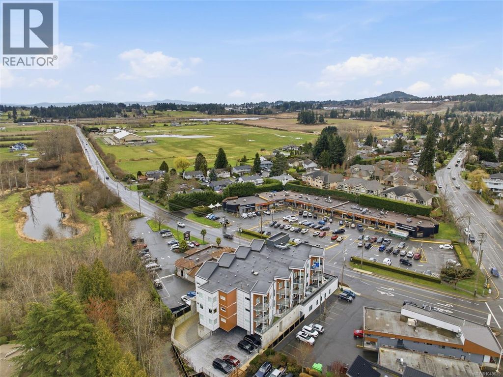 301 7098 Wallace Dr, Central Saanich