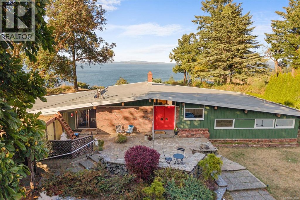 4598 Torquay Dr, Saanich