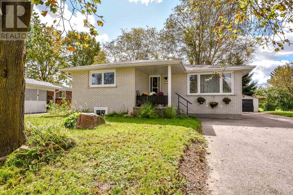 5 East Gate, Barrie (grove East)