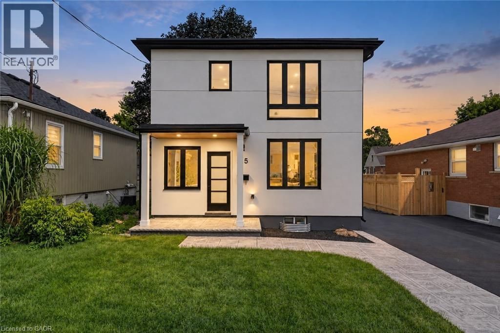 325 Queensdale Avenue E, Hamilton