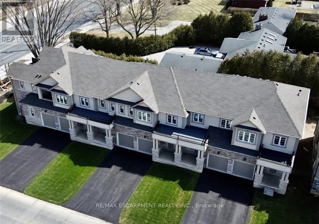 11 Davinci Boulevard, Hamilton (carpenter)