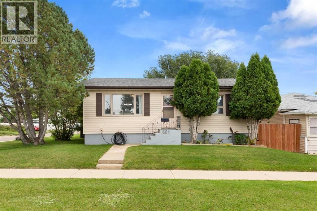 601 3 Street Se, Redcliff