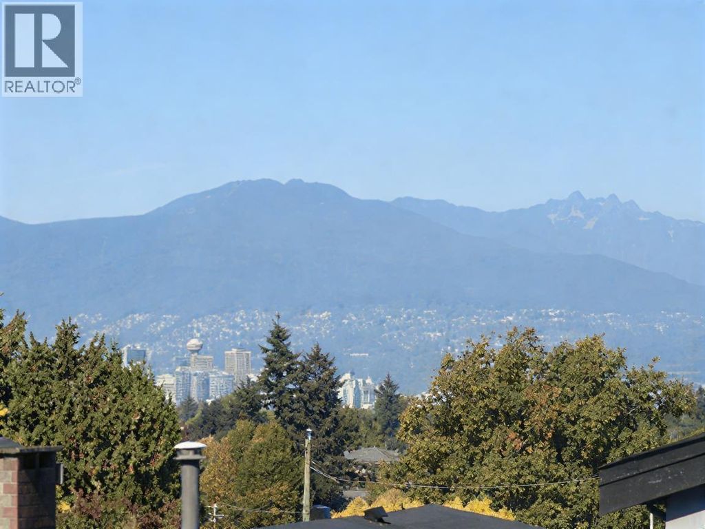 3 1325 E 37th Avenue, Vancouver