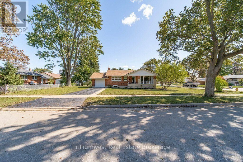 18 Maywood Road, Waterloo