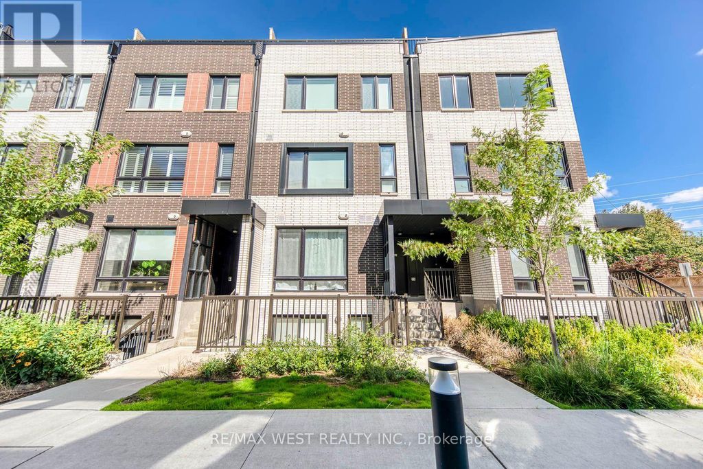 3 - 40 Ed Clark Gardens Boulevard, Toronto (weston-Pellam Park)