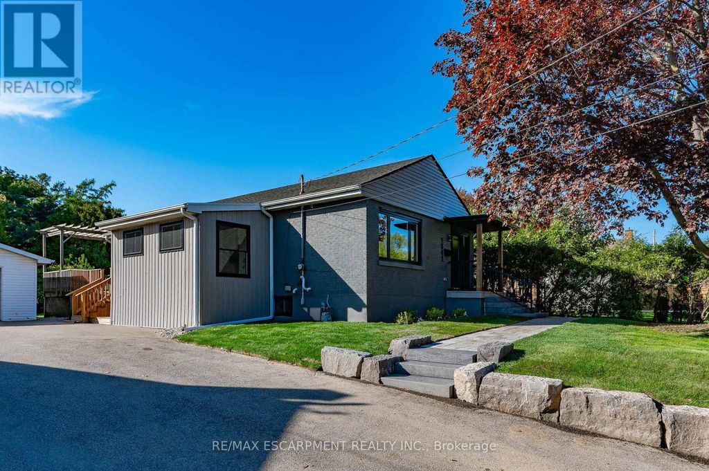 1041 Shepherd's Drive, Burlington (lasalle)