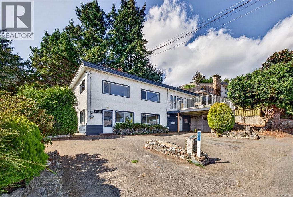 131 Milburn Dr, Colwood