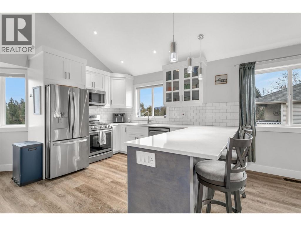 3819 Glen Canyon Drive, West Kelowna