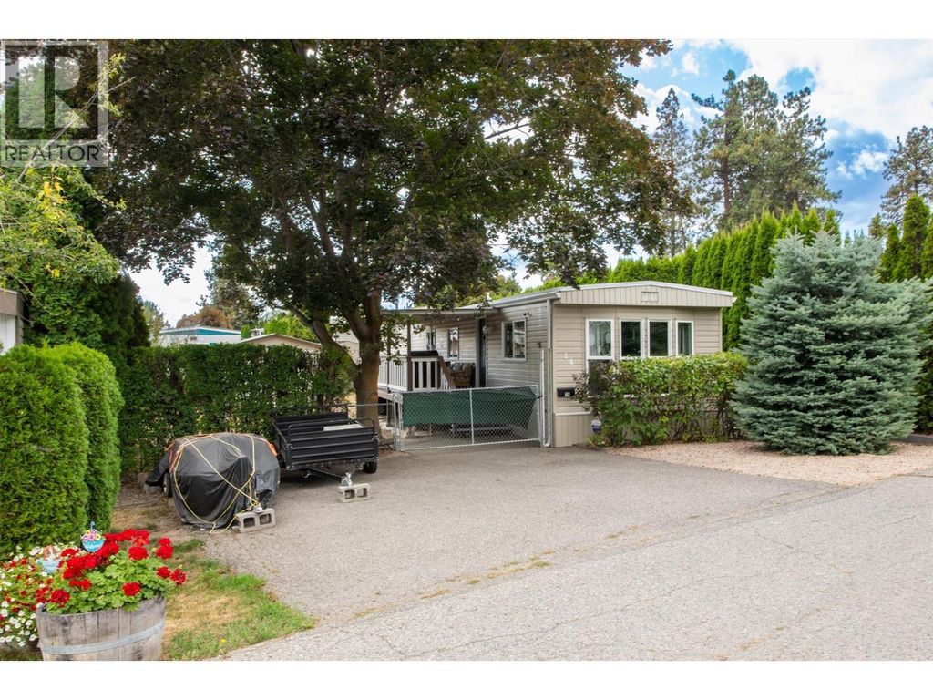 2001 97 Highway S Unit# 14, Westbank