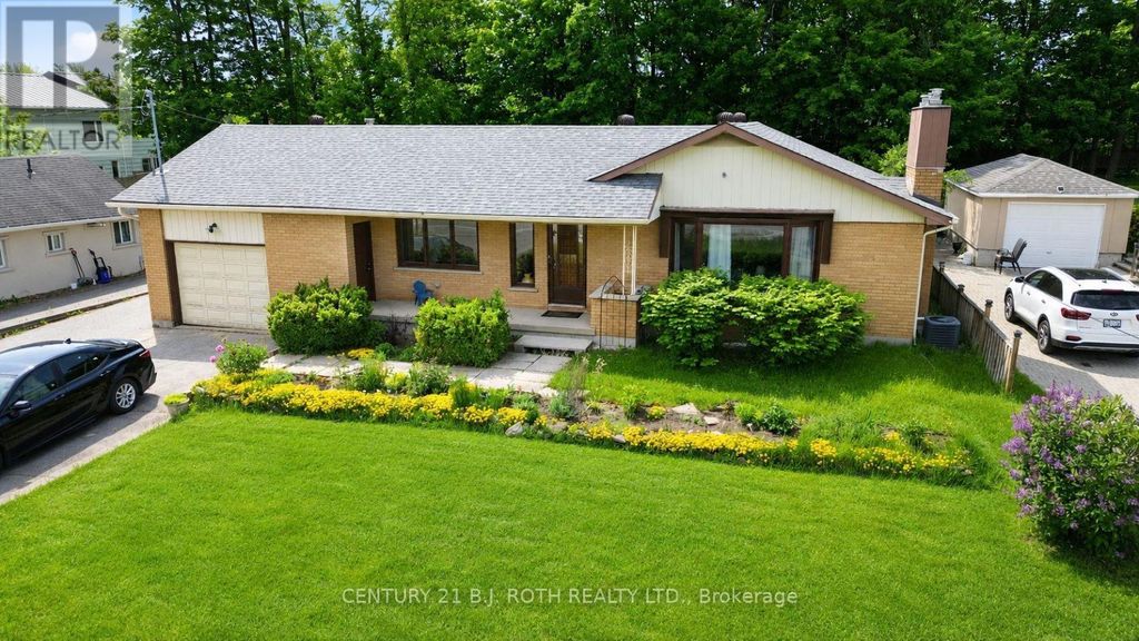 823 Essa Road, Barrie (holly)