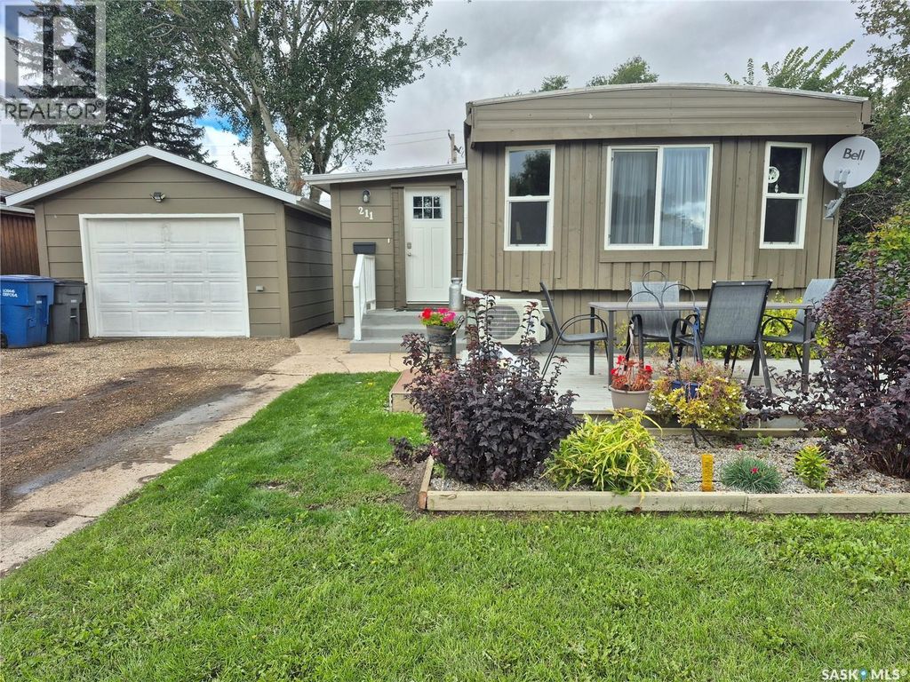 211 Prairie Street, Yellow Grass