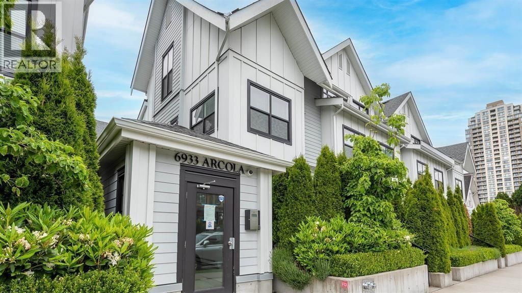 201 6933 Arcola Street, Burnaby
