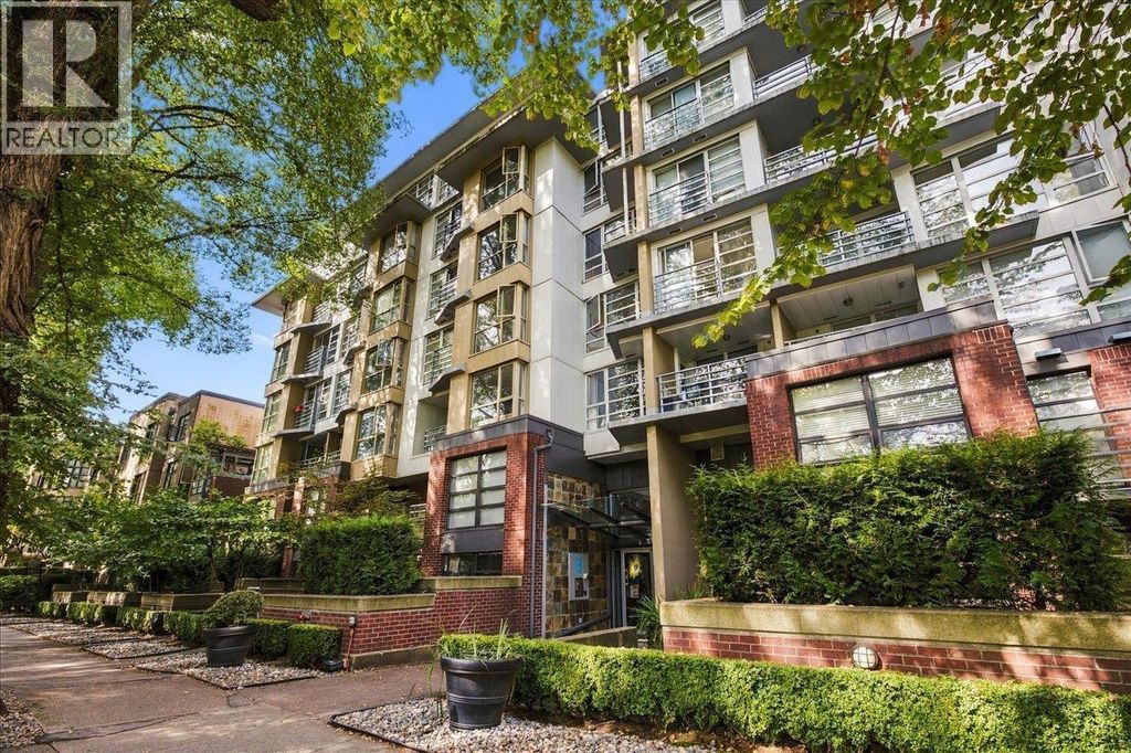 403 2137 W 10th Avenue, Vancouver