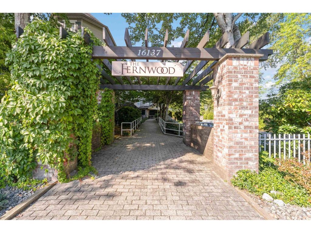 105 16137 83 Avenue, Surrey