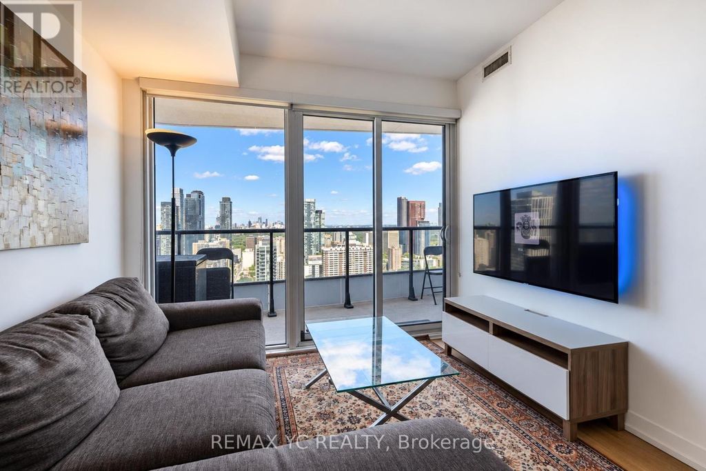 Ph11 - 85 Wood Street, Toronto (church-Yonge Corridor)
