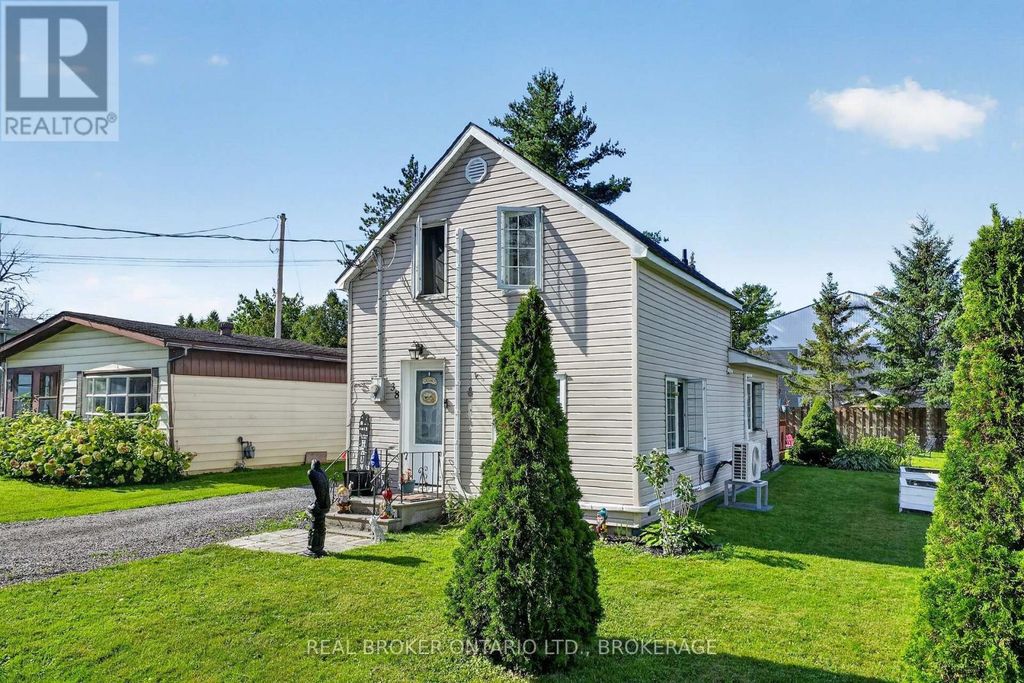 38 Broad Street, South Glengarry