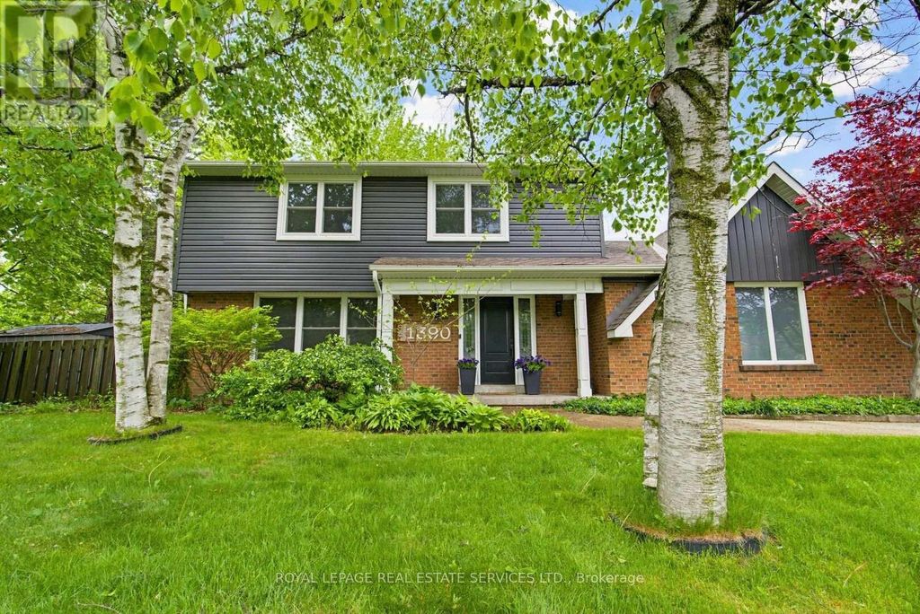 1390 Peerless Court, Oakville (cp College Park)