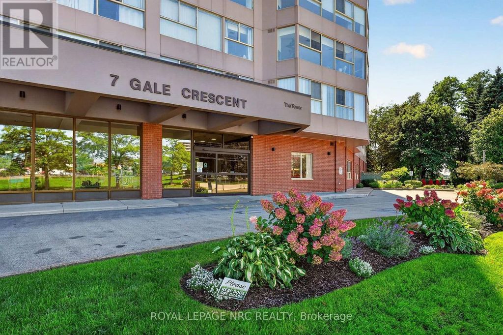 302 - 7 Gale Crescent, St. Catharines (e. Chester)