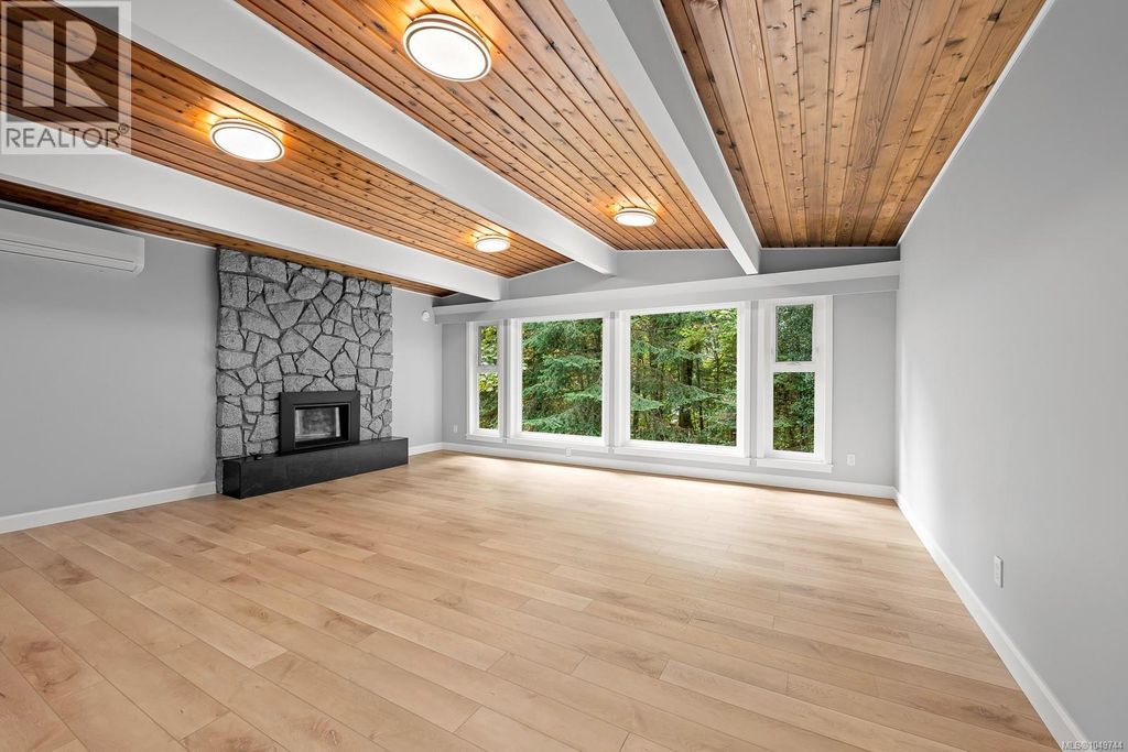 245 Glacier View Dr, Comox
