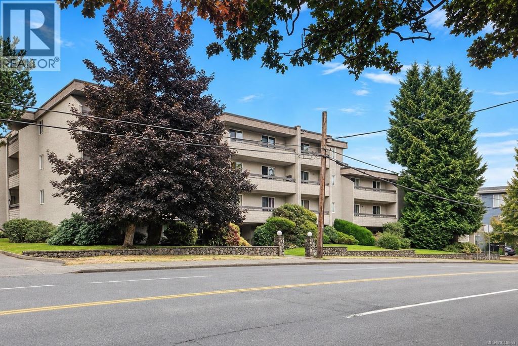 216 3235 Quadra St, Saanich