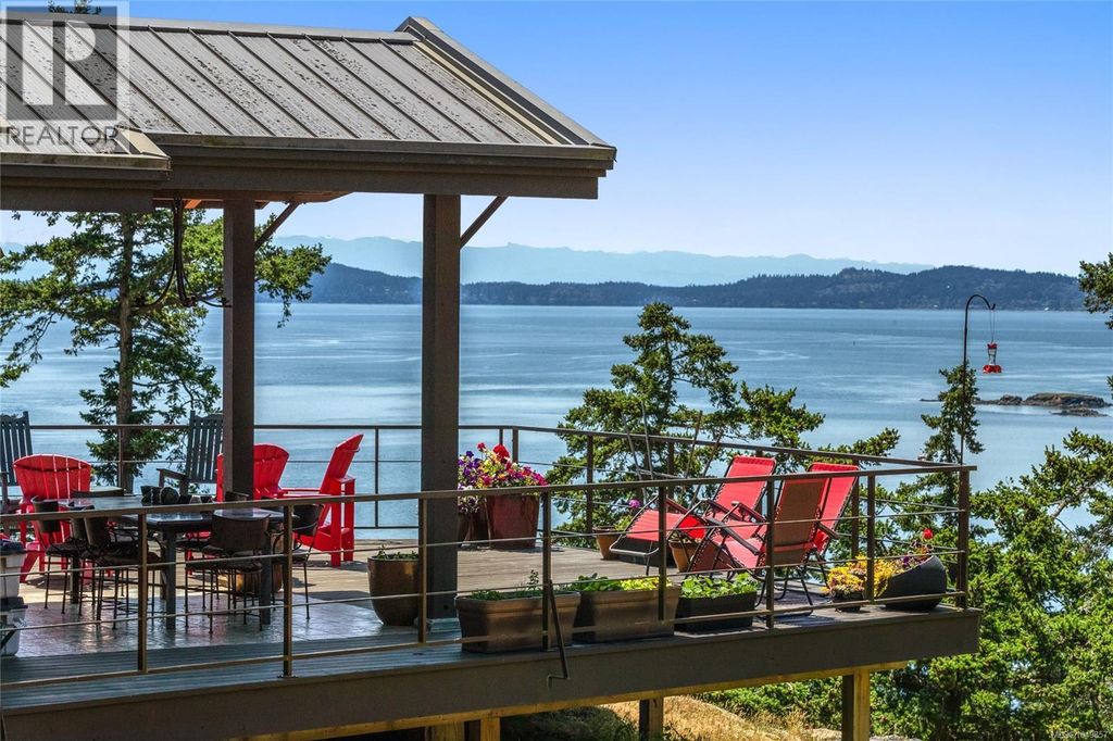 730 Treetops Spur, Sidney Island