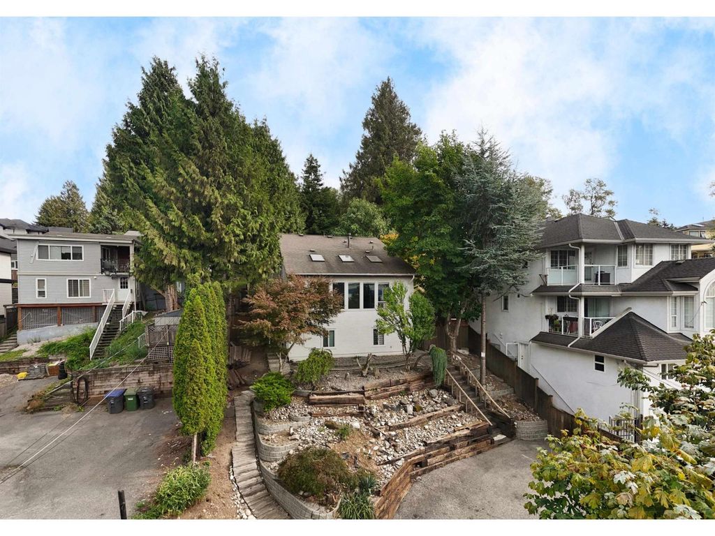 11378 River Road, Surrey