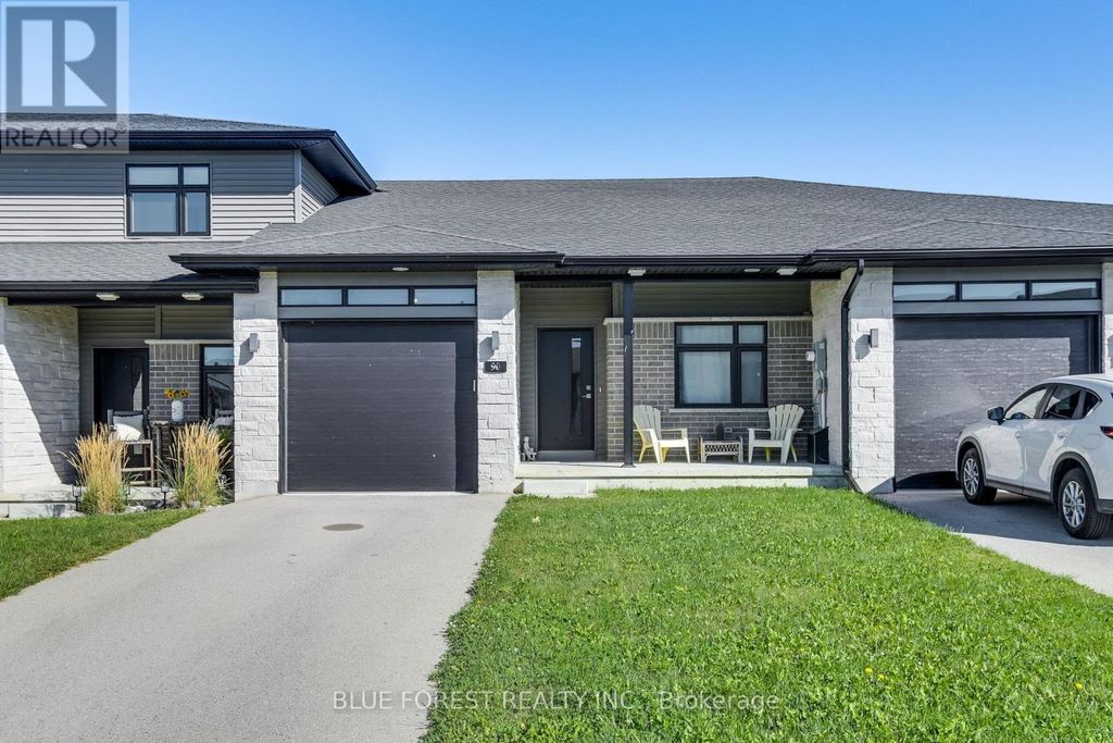 90 Rowe Avenue, South Huron (exeter)