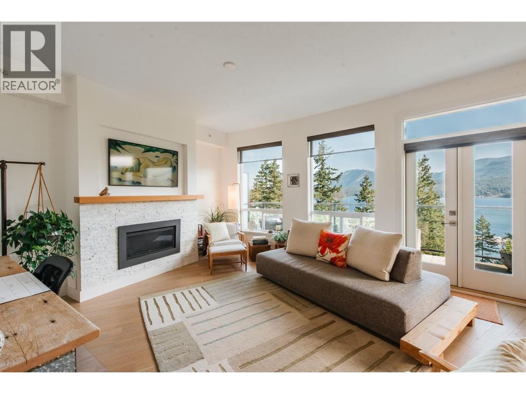 302 5780 Marine Way, Sechelt