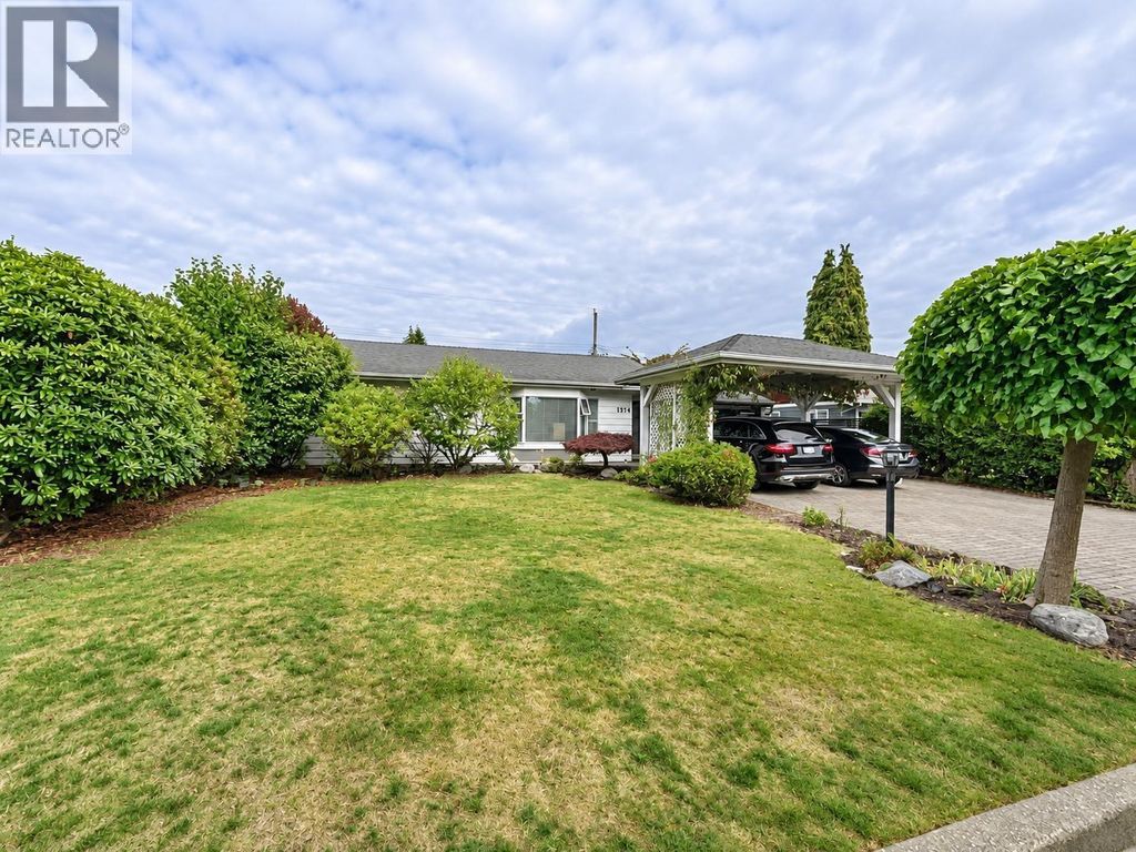 1374 Sowden Street, North Vancouver