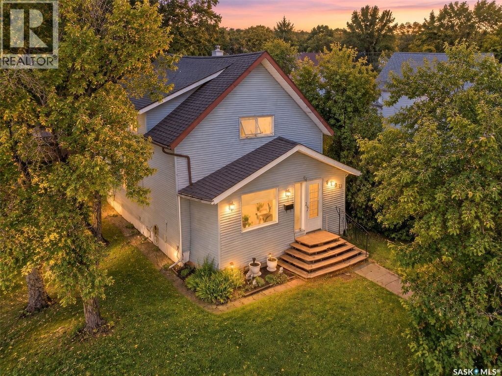 1120 Algoma Avenue, Moose Jaw