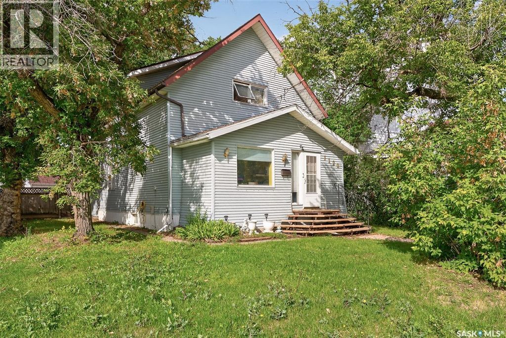 1120 Algoma Avenue, Moose Jaw