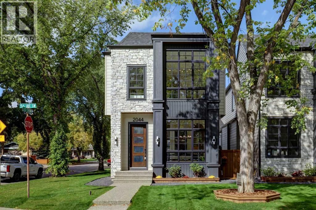 2044 56 Avenue Sw, Calgary