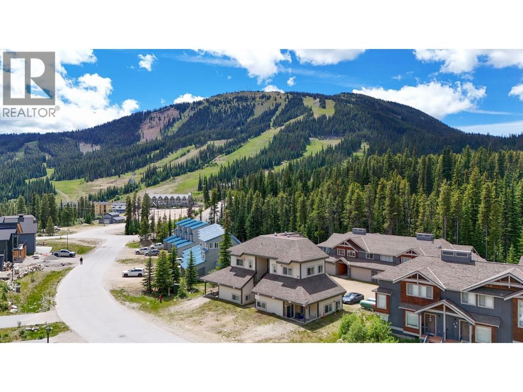 156 Clearview Crescent Unit# 101, Apex Mountain