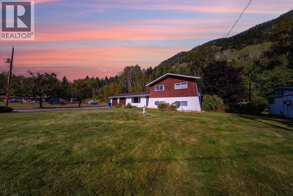 2129 Raspberry Road, Castlegar