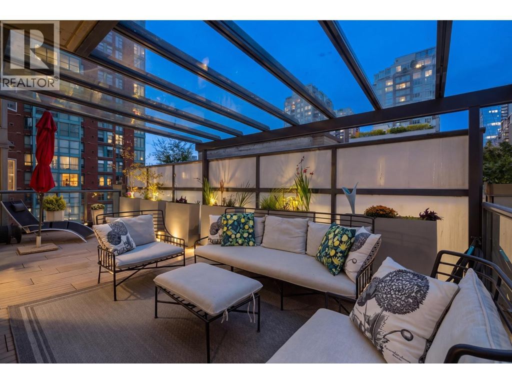 406 928 Richards Street, Vancouver