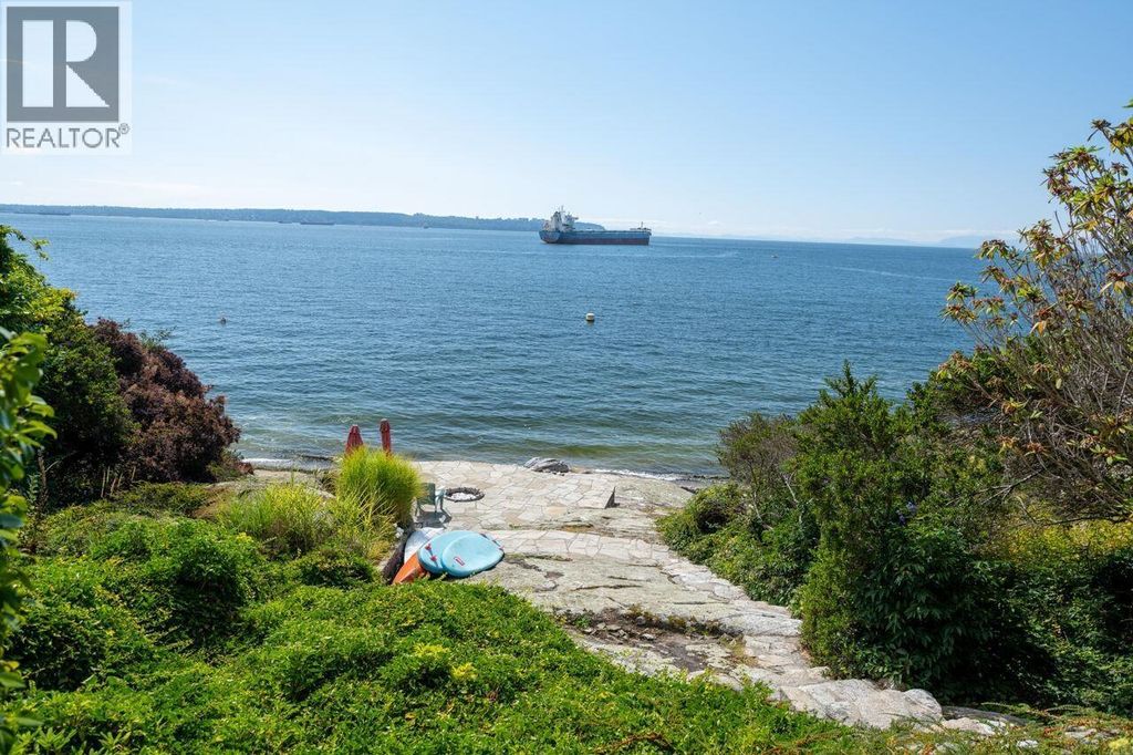 4052 Marine Drive, West Vancouver